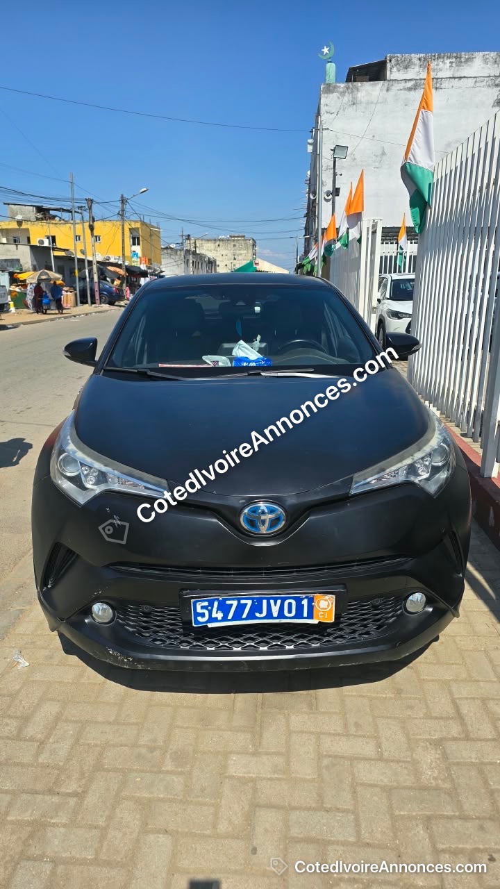 Toyota C-HR hybride Année 2018, Occasion à Abidjan