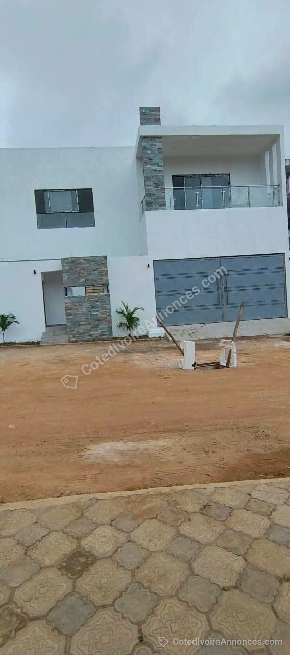 Villa Duplex 9 pièces Nouvelle construction, Très belle opportunité à Abidjan