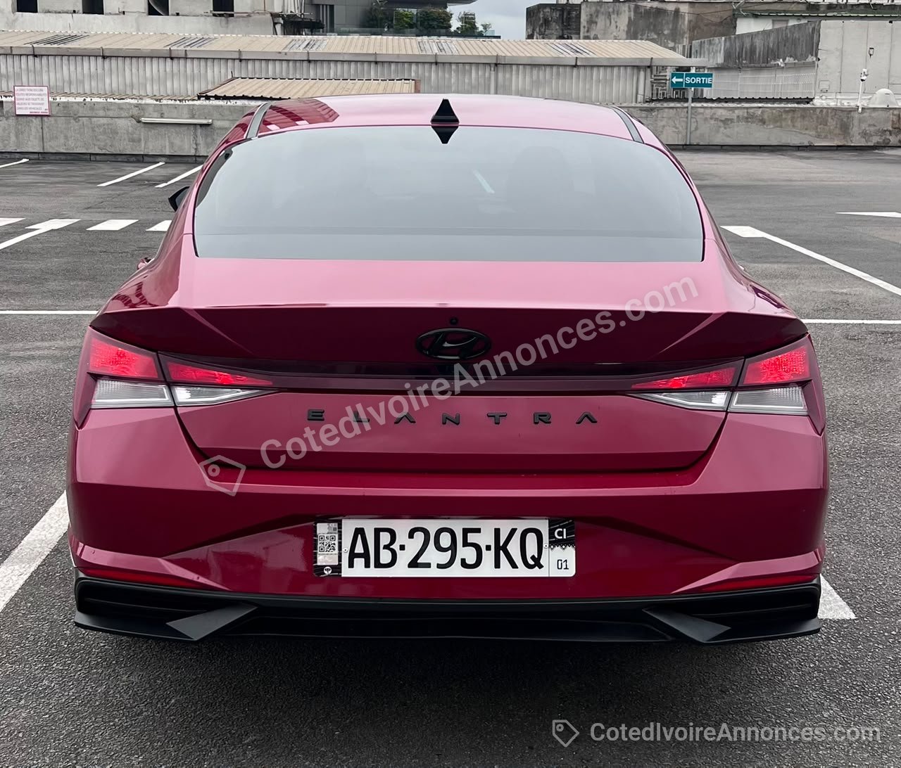 Hyundai Elantra Année 2021 full-option, État importé à Abidjan