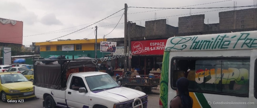 Vente de l'allocodrome Riviera 2 à Abidjan