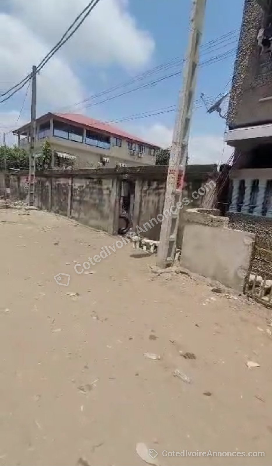 En vente terrain de 600 m2 à la Riviera M Pouto — Immobilier à Abidjan