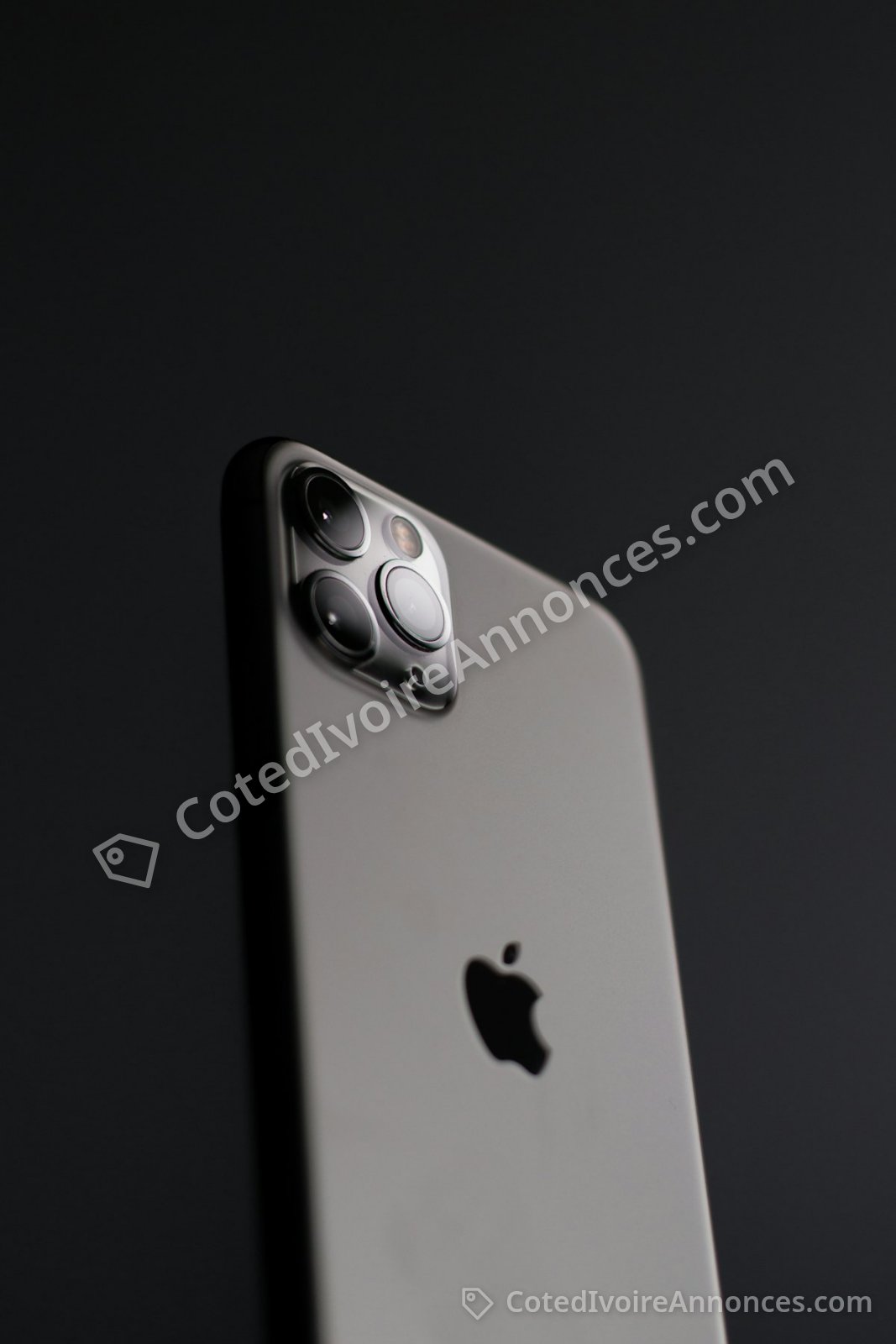 iPhone 13 Pro 256 Go — état impeccable — Téléphones & Tablettes à Abidjan